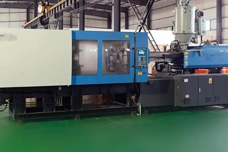 大型二板注塑機(jī)多少錢一臺(tái)？幾十萬到上百萬人民幣！