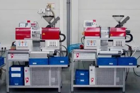 微型注塑機(jī)的價(jià)格范圍，幾萬元到數(shù)十萬元！