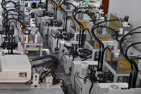 立式注塑機(jī)頂針動(dòng)作異常該如何處理？