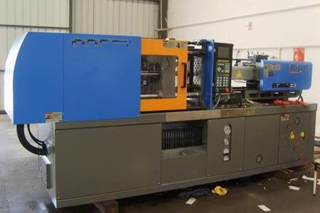 果筐注塑機廠家如何選擇比較好？需重視這些因素！