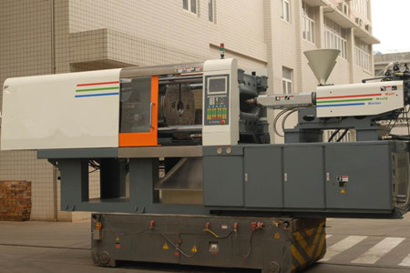 如何清洗伺服節(jié)能注塑機螺桿？清洗方法分享！